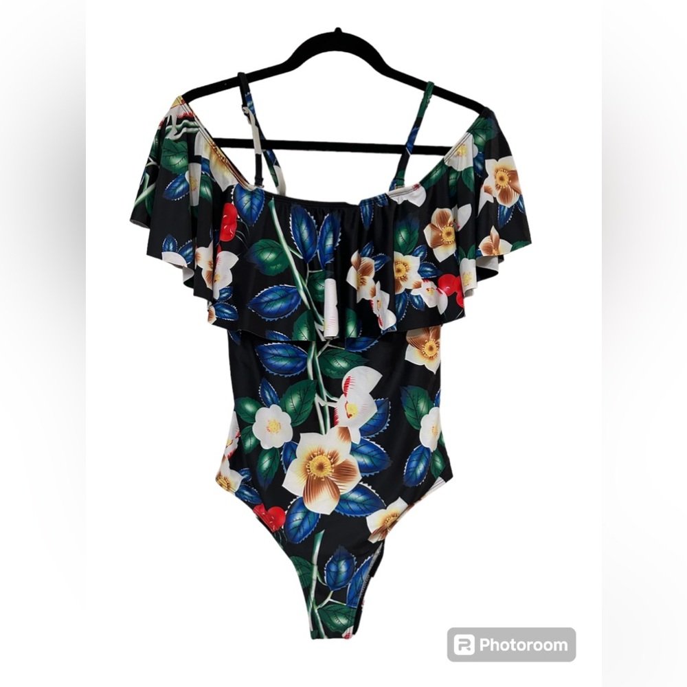 Women’s Swimsuit Size M Excellent Condition
